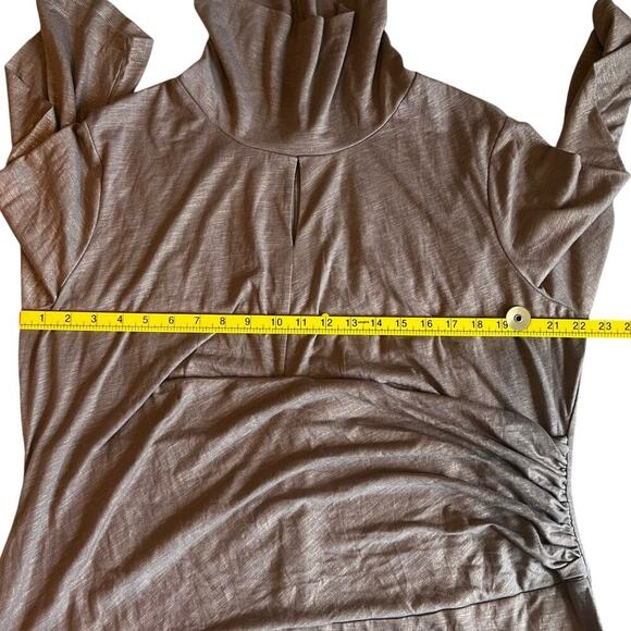 Monroe and Main Women’s Plus Size Contemporary Drapy Shimmer Top Tan Size 2X - Picture 6 of 8